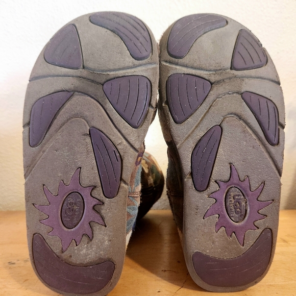 Tall Women's UGG Wahine Floral Embroidered Boots Size 8 Limited Edition - Picture 7 of 7